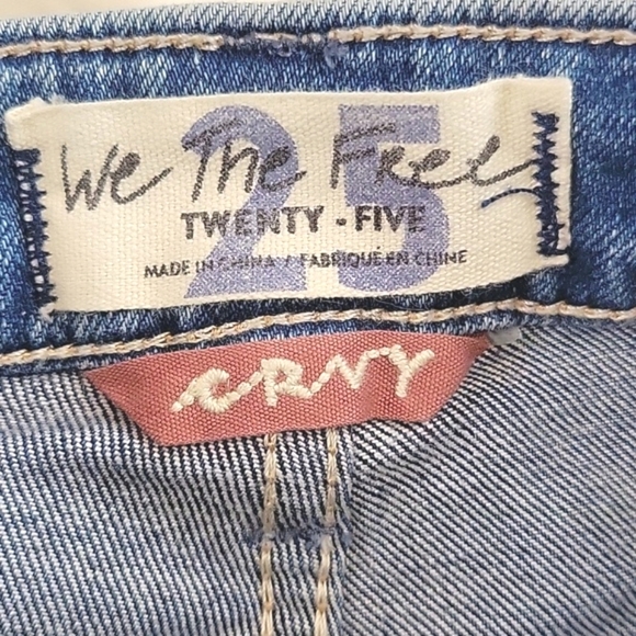 We The Free FP CRVY Vintage High Rise Distressed Denim Shorts - Size 25 - Picture 8 of 9